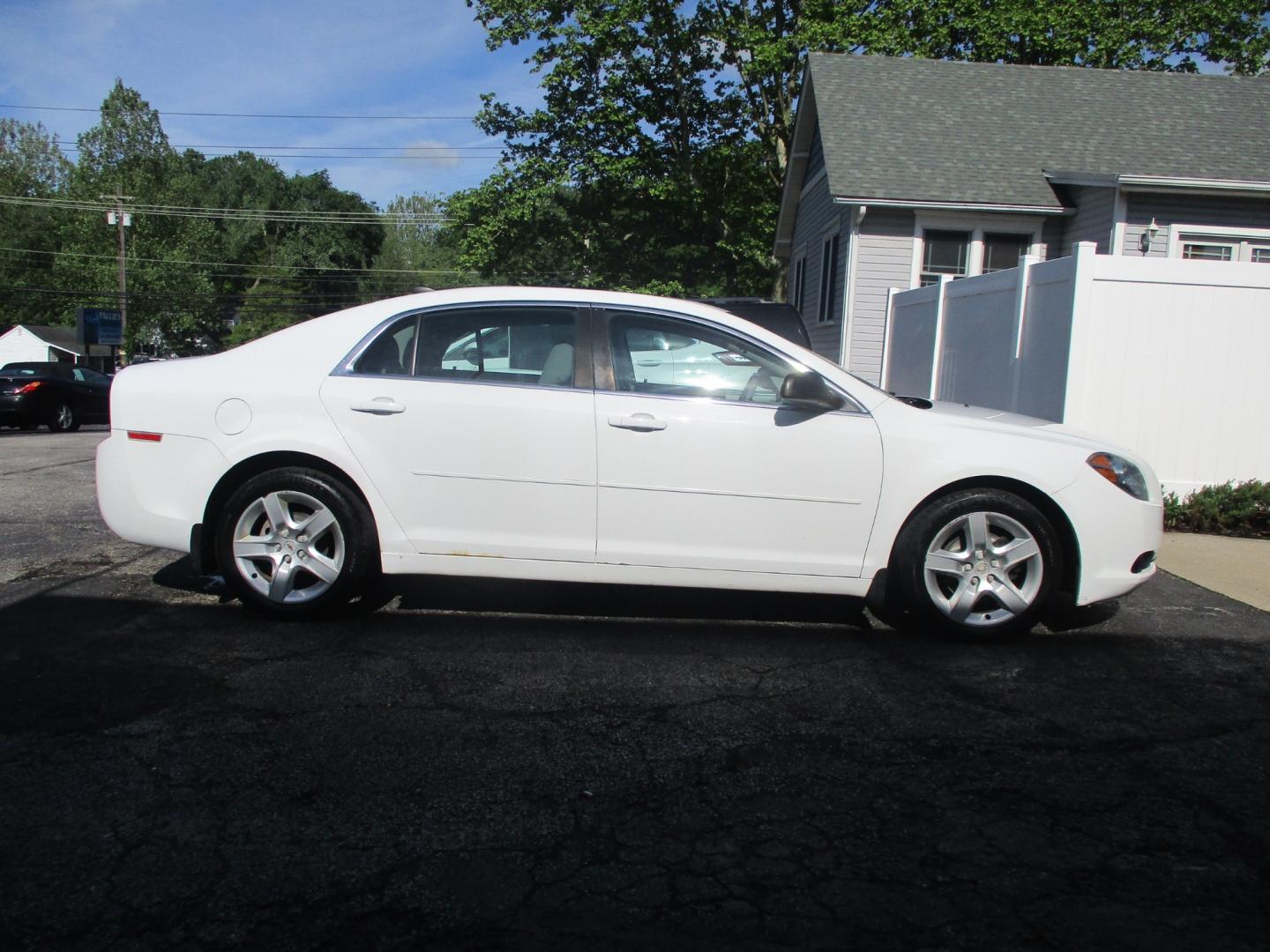 2012 WHITE Chevrolet Malibu (1G1ZB5E08CF) , AUTOMATIC transmission, located at 540a Delsea Drive, Sewell, NJ, 08080, (856) 589-6888, 39.752560, -75.111206 - Photo#7